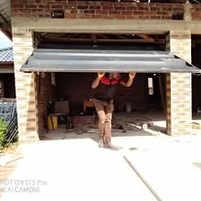 Steel garage door by Fumati Engineers